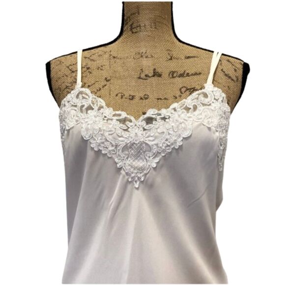 Linea Donatella White Lace Trim Chemise - Picture 2 of 6